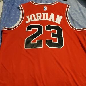 Michael Jordan Chicago Bulls Jersey...